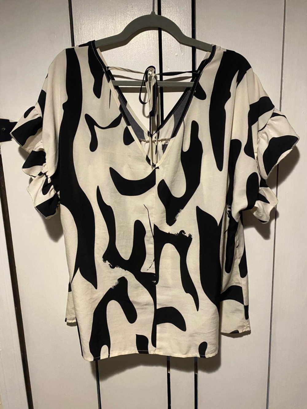 SHEIN Black & Cream Abstract V-Neck Blouse - Picture 4 of 5